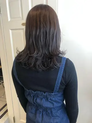 ミディアム カラー MIOベージュカラー 柔らかいカラーのヘアスタイル