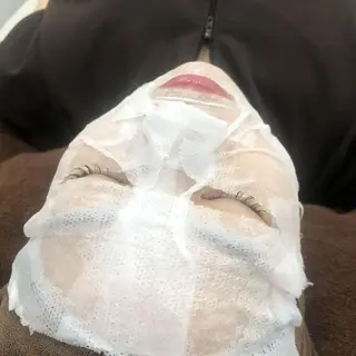 【小顔・毛穴ケア】 セラピスト 和田紋子のエステ・リラクイメージ