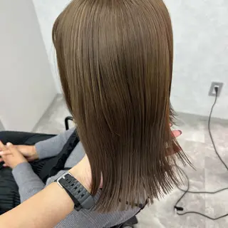 ミディアム 岸下 理緒のヘアスタイル