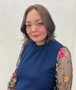 カラー ハイトーン /愛子のヘアスタイル