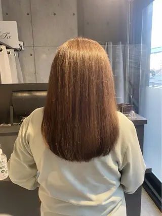 セミロング 根本 真奈のヘアスタイル