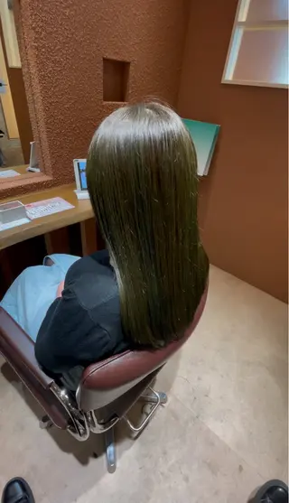 ロング カラー ♾️日沼 樹♾️透明感/艶髪のヘアスタイル