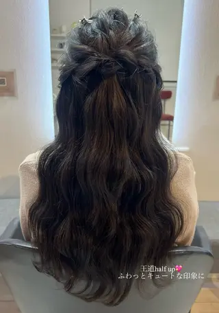 ロング Hitomi/ 練習モデル募集中のヘアスタイル