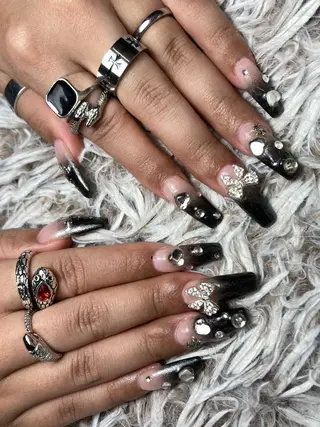 ロング ネイル ✴︎ Delightのネイルデザイン