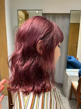 ミディアム カラー YUI／レイヤー カット/透明感カラーのヘアスタイル