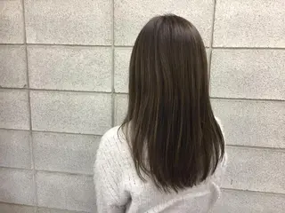 セミロング カラー ITO YUKIのヘアスタイル