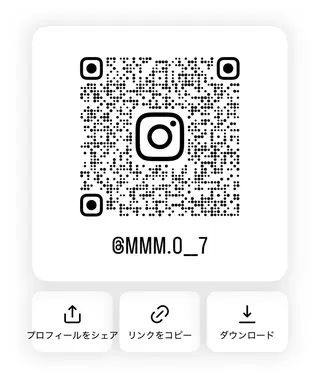 実生miu 個性派ハイトーンのヘアスタイル