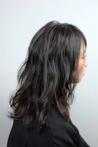 セミロング パーマ 佐山 眞紀のヘアスタイル