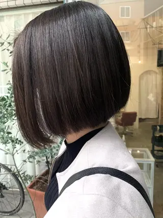 ミディアム カラー fio マナミのヘアスタイル