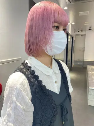 ショート カラー ヘアアレンジ 🎨ハイトーン/ 切りっぱなし みつきのヘアスタイル