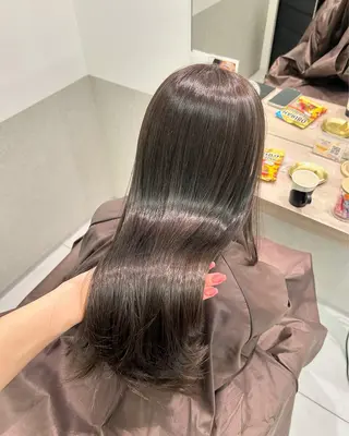 ロング カラー オリーブ/アッシュ やわらか透明感カラーのヘアスタイル