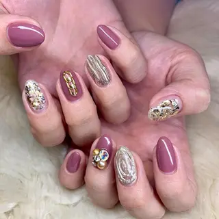 ネイル repos~ルポ~所属・里見 麗のネイルデザイン