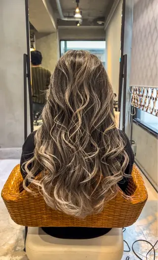 セミロング カラー 海外デザイン🇺🇸 石渡諒太のヘアスタイル
