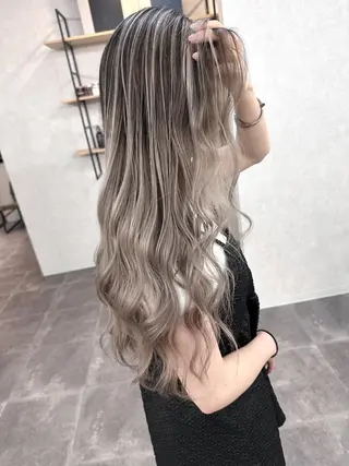 ロング ヘアアレンジ カラー ハイトーン カラーのヘアスタイル