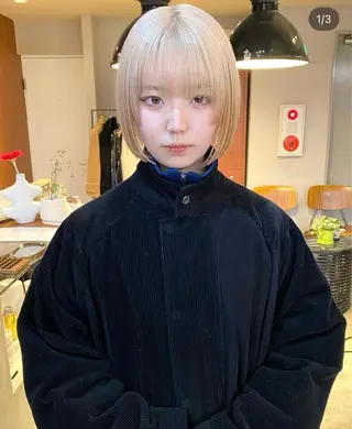ショート ミルクティーベージュ outaのヘアスタイル