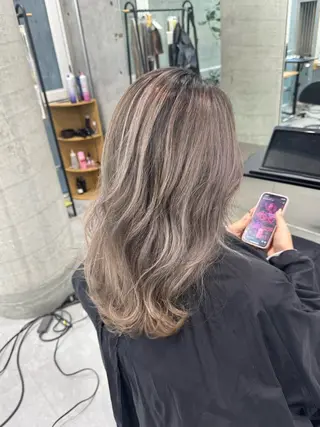 セミロング カラー 艶髪✨ブリーチ職人 井手正康のヘアスタイル