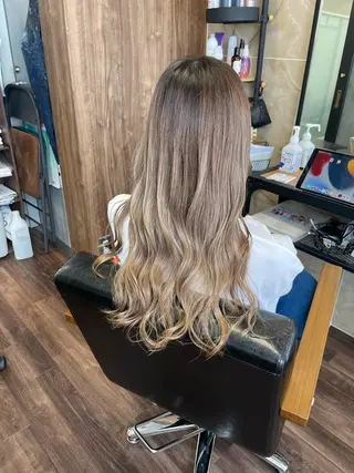 ロング カラー Lull1人美容室 バレイヤージュのヘアスタイル