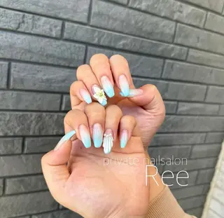 ミディアム 知花 梨花のネイルデザイン