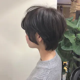 ショート カラー 顔周りの垢抜けヘア 立山愛梨のヘアスタイル