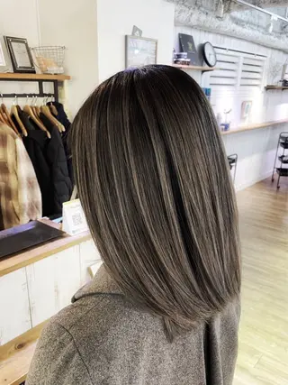 ミディアム カラー かわさき ともやのヘアスタイル