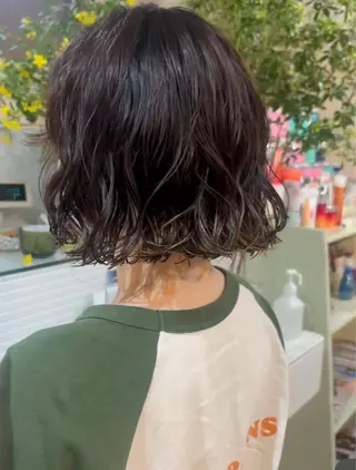 ミディアム レイヤー・カット モデル・透明感カラーのヘアスタイル