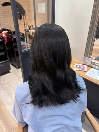 カラー しおり🍬 KOKORO🤍のヘアスタイル