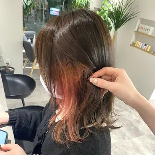 ミディアム カラー 岡村 莉穂のヘアスタイル