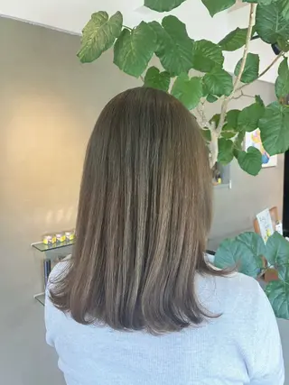 セミロング カラー 【ツヤ髪特化】 スズキアキエのヘアスタイル