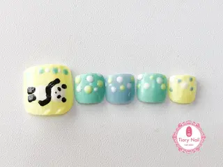 ネイル tiarynail K K🐼のネイルデザイン