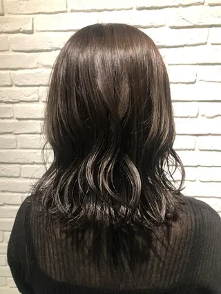 ミディアム 関本 悠奈のヘアスタイル