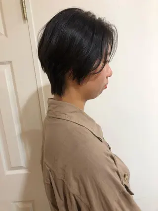 ショート MIOベージュカラー 柔らかいカラーのヘアスタイル