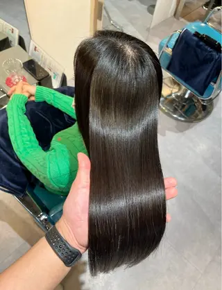 ロング 必ず笑顔で帰っていた だきます！安田祐貴のヘアスタイル