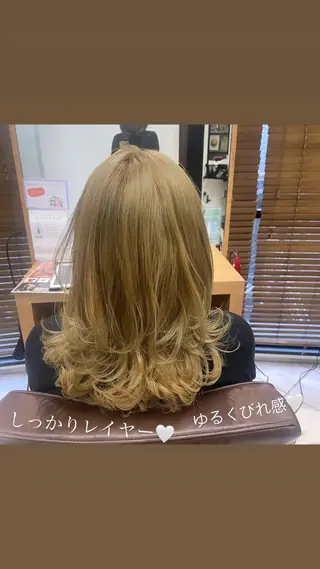 ミディアム 掛川 麻緒のヘアスタイル