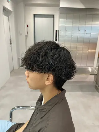 ショート パーマ メンズ ⚡メンズパーマフ ェードカットTomyのヘアスタイル