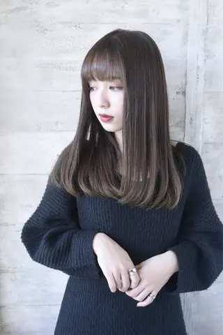 ミディアム 丸山 心 / 艶カラーのヘアスタイル
