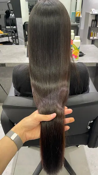 ロング 江藤貴基 レイヤー カット【駅徒歩⑥歩】のヘアスタイル