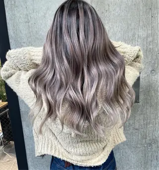 セミロング タナカ タクヤのヘアスタイル