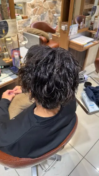 ショート カラー パーマ ヘアアレンジ メンズ 新宿のパーマ職人/ メンズパーマ/石見のヘアスタイル