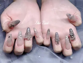 ネイル She   Nail所属・ISA_ BELLAのネイルデザイン