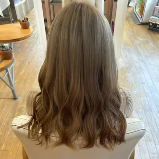 カラー 浅岡 二葉のヘアスタイル