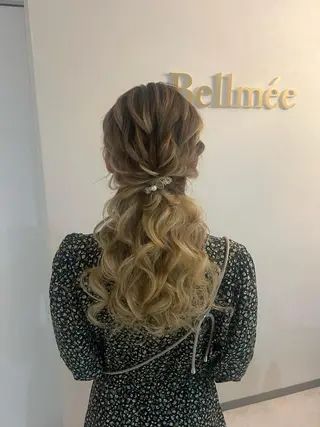 セミロング Bellmée Akemiのヘアスタイル