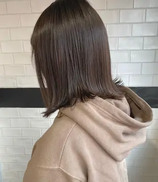 ミディアム io濱川 遥のヘアスタイル