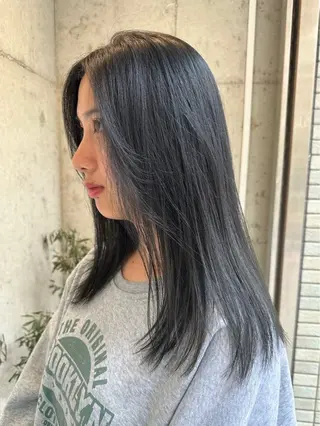 ロング カラー ベージュカラー🐑 レイヤー🤎塚原優芽のヘアスタイル