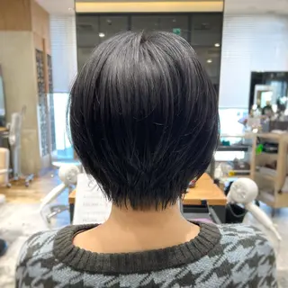 ショート カラー 💍新宿ショート 💍岩田莉奈のヘアスタイル