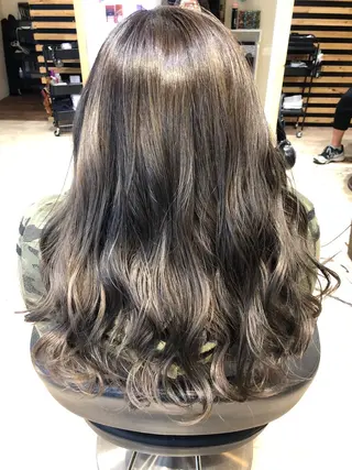 カラー 早川 真幸のヘアスタイル