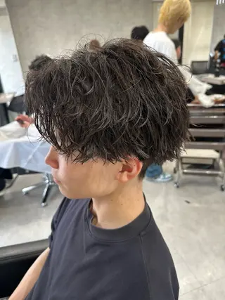 ショート パーマ メンズ ユウ🪄 パーマ指名No1のヘアスタイル