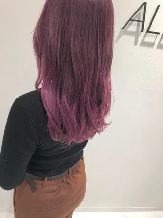 ロング カラー ALLY/廣瀬 眞子のヘアスタイル