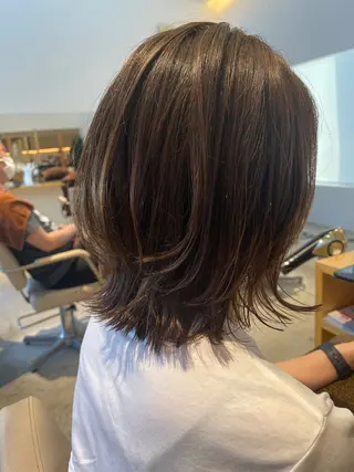 ミディアム 市川 瞳のヘアスタイル