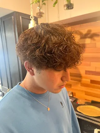 パーマ YUJIN 似合わせメンズカットのヘアスタイル