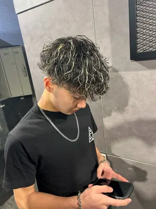 セミロング カラー パーマ メンズ メンズパーマ特化 TAIGAのヘアスタイル